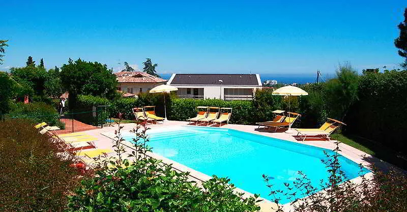 Aparthotel Residenze Al Colle Dei Pini Riccione Italia